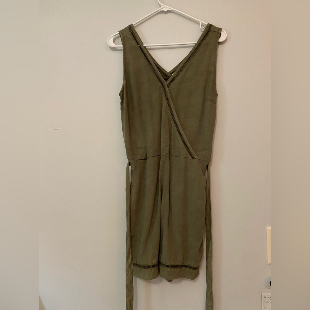 Anthropologie cloth & stone Olive green romper